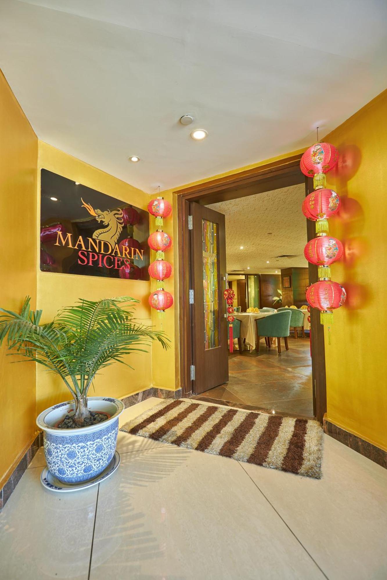 Crowne Imperial Hotel 4*