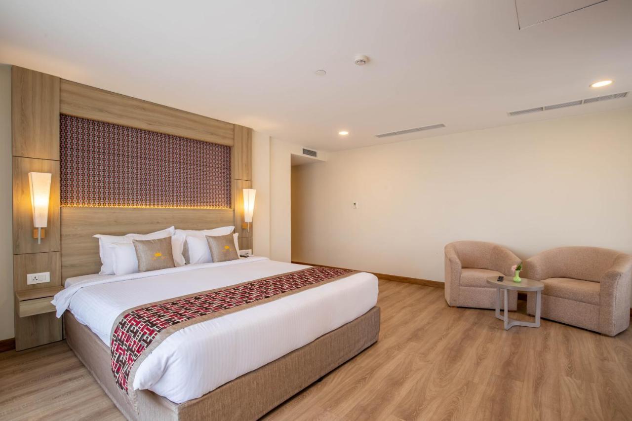 Crowne Imperial Hotel